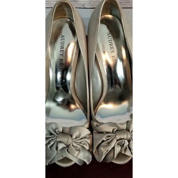 Pre-owned. "Audrey Brooke" woman's high heels 👠 - Picture 2 of 12